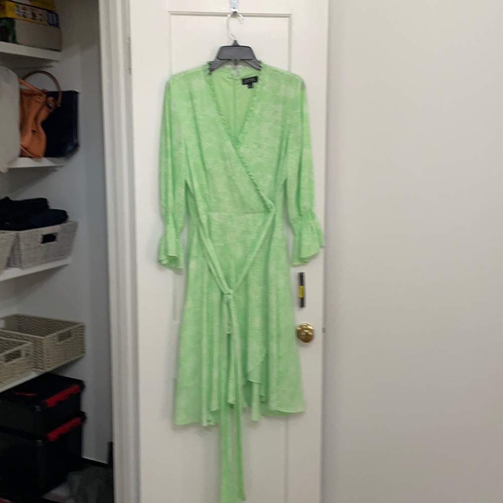 NWT bright green summer dress Tahari size 10